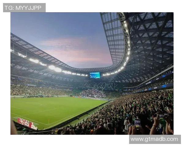 足球之星精彩瞬间集锦:见证球场上的热血与荣耀 足球之星精彩瞬间集锦:见证球场上的热血与荣耀