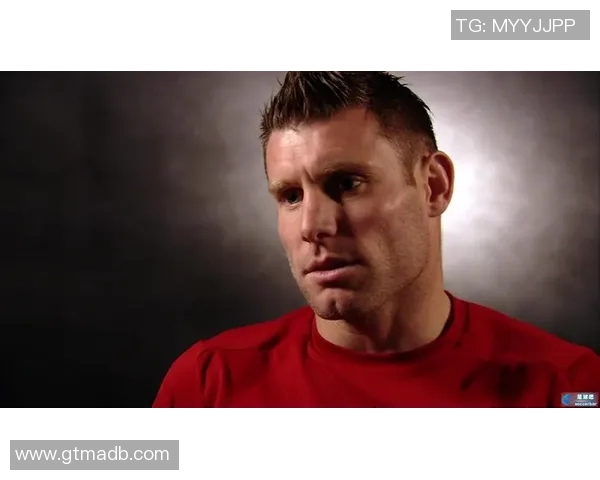 足球明星戴圣诞帽温馨登场传递节日欢乐气氛你最喜欢哪个球员的圣诞造型