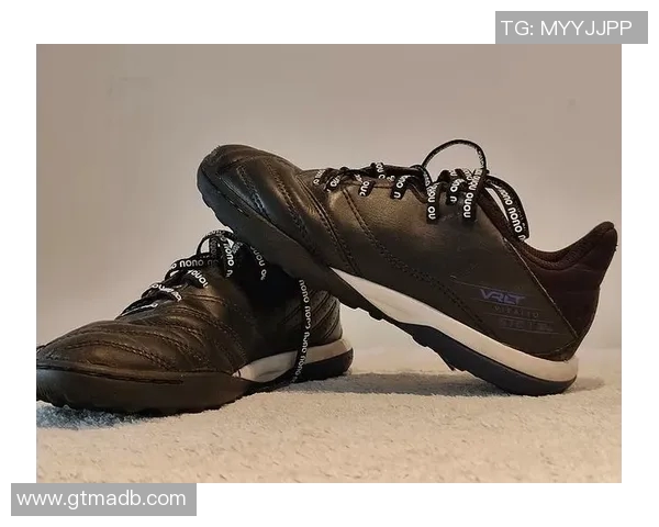 迪卡侬足球鞋代言球星阵容解析与球场表现深度剖析